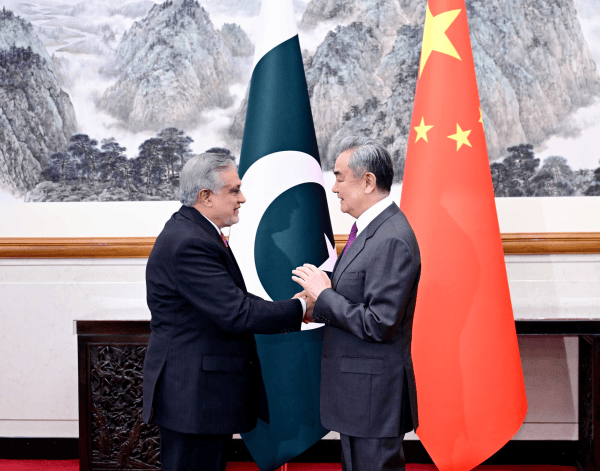 皇冠A盘_王毅：皇冠A盘我们从不认为哪一个国家可以充当国际警察