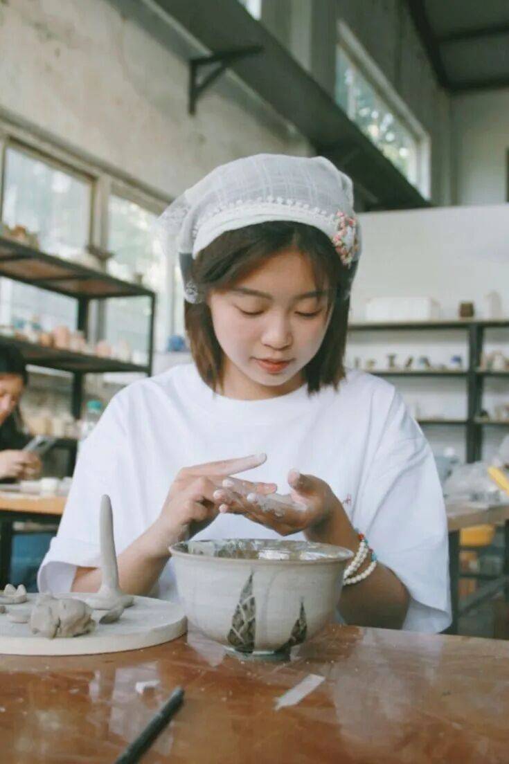 皇冠d盘_罗雨欣（武汉女大学生）皇冠d盘，剪掉37厘米长发！原因公开