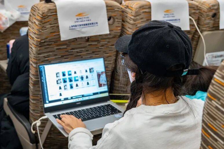 皇冠信用需要押金吗_全程1318公里皇冠信用需要押金吗,中间只停一站!探访京沪间最快列车